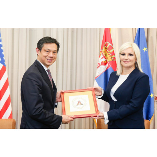 Diplomate i zvaničnici