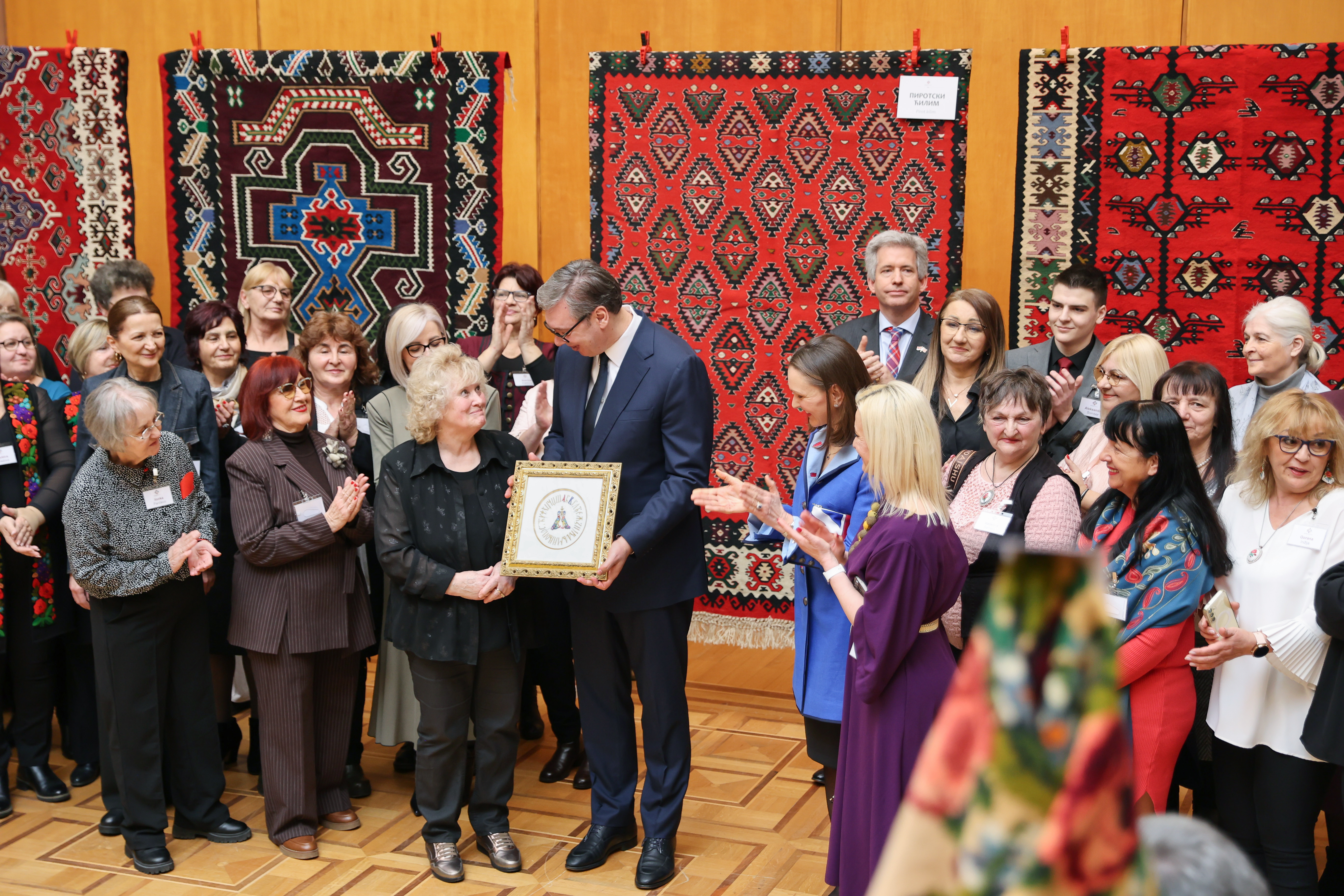 Izložba Niti državnosti